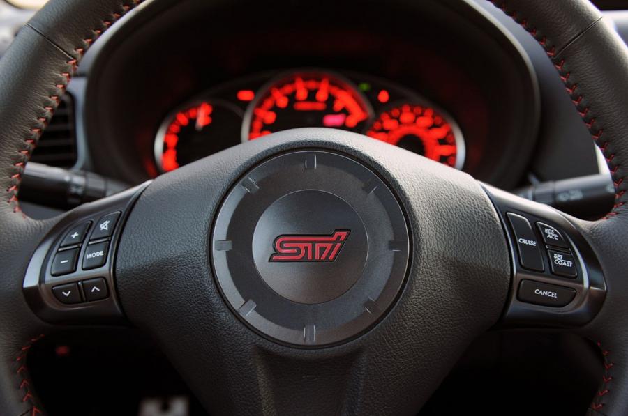  Subaru Impreza WRX STi Sedan 2011 года  (фото 34 из 81)
